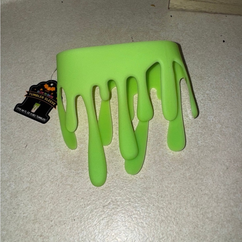 NWT Target Bullseye Playground Glow-In-The-Dark tumbler Sleeve